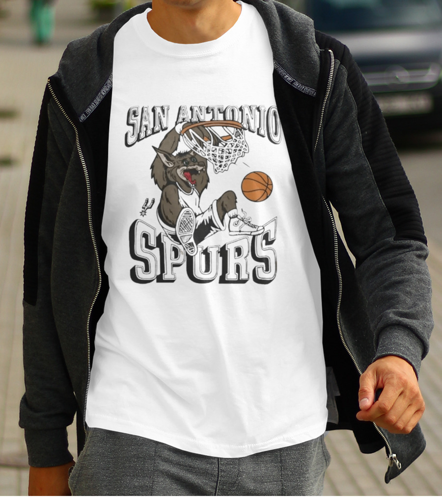 San Antonio Spurs Basketball Dunking T-Shirt