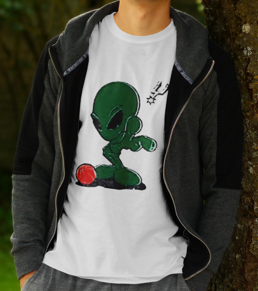 San Antonio Spurs Alien Basketball Dribble T-Shirt
