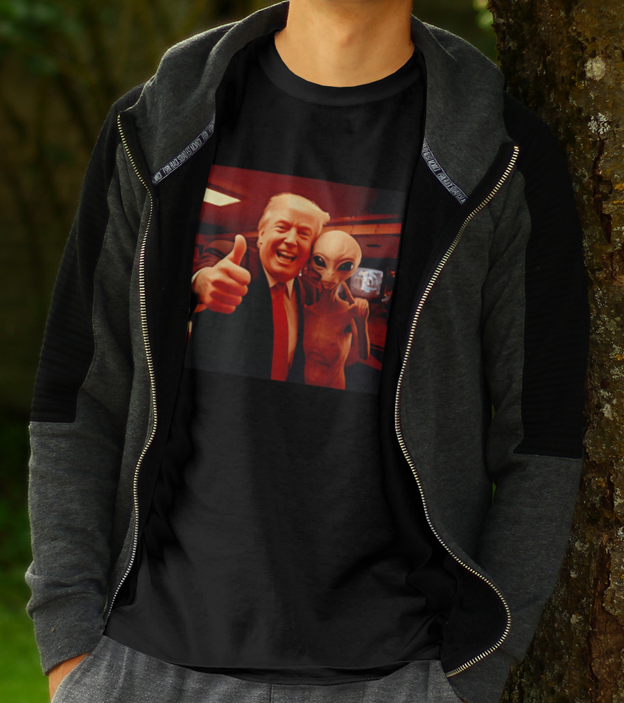 Trump Alien Selfie Ultimate UFO Disclosure Image T-Shirt