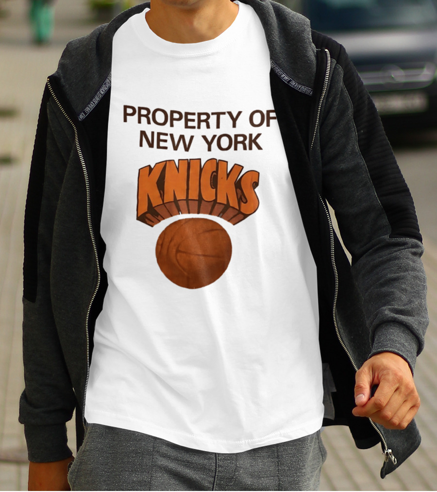 New York Knicks Basketball Property T-Shirt
