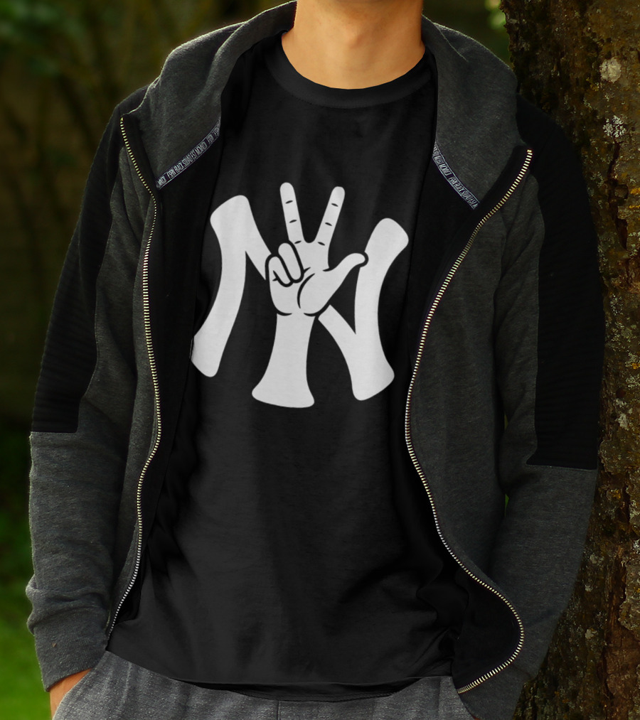 New York Yankees Peace Victory North Star Midwest Yankees Fan T-Shirt