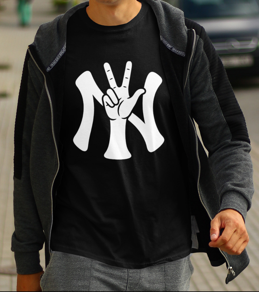 New York Yankees Peace Victory North Star Midwest Yankees Fan T-Shirt