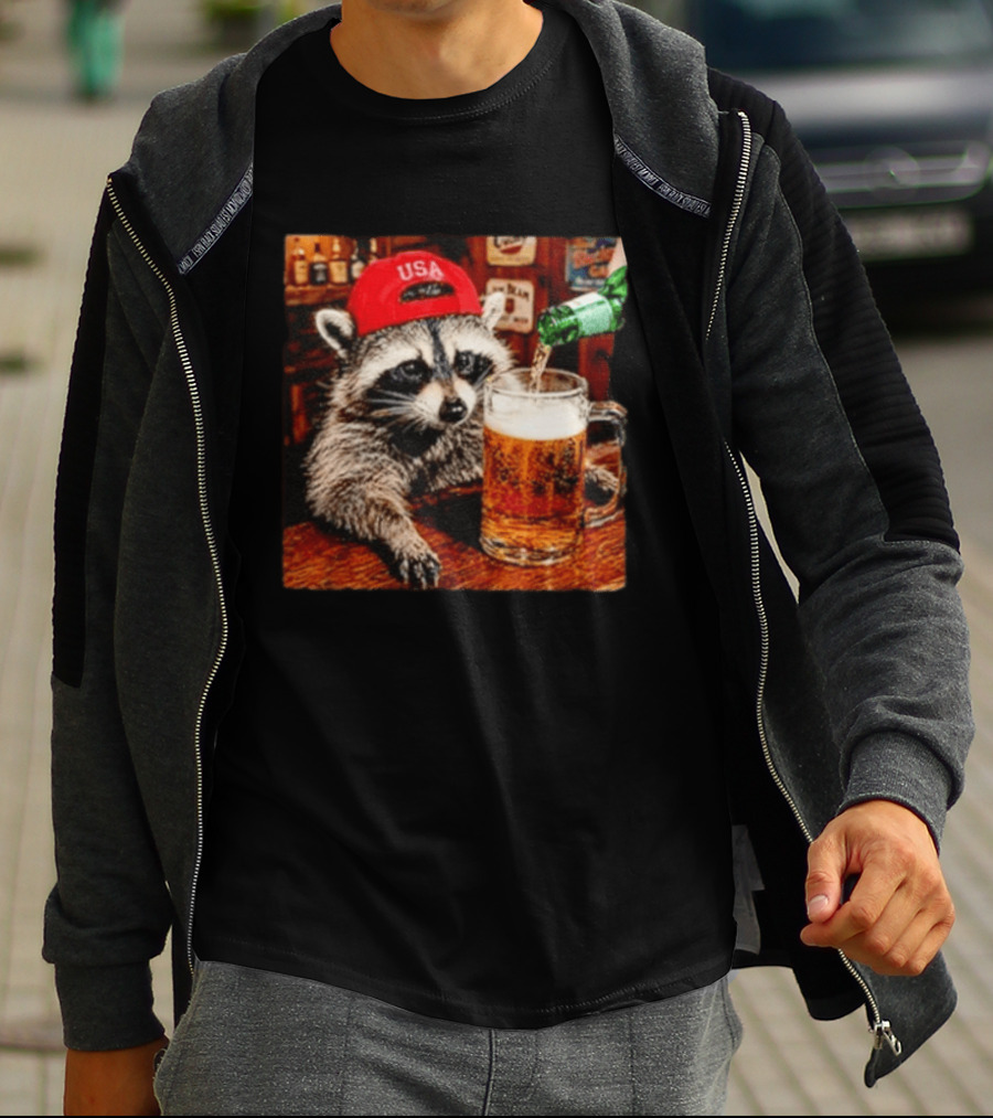 Patriotic Raccoon USA Hat Drinking Beer In Bar Scene T-Shirt