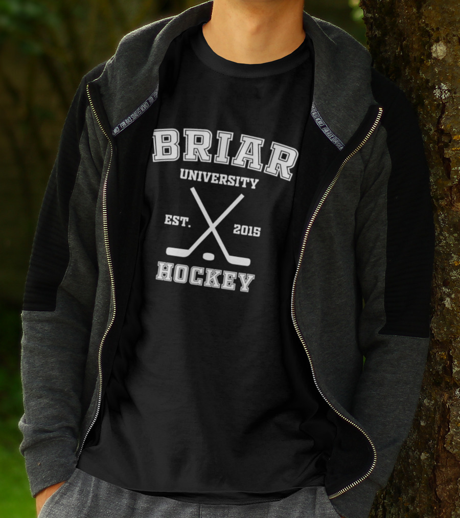 Briar University Hockey Est 2015 Crossed Sticks Sports Team T-Shirt