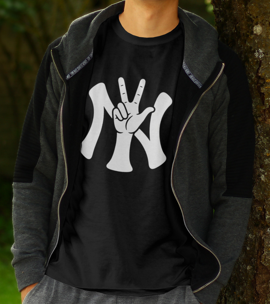 New York Yankees MLB Street Peace Hand Symbol 2026 T-Shirt
