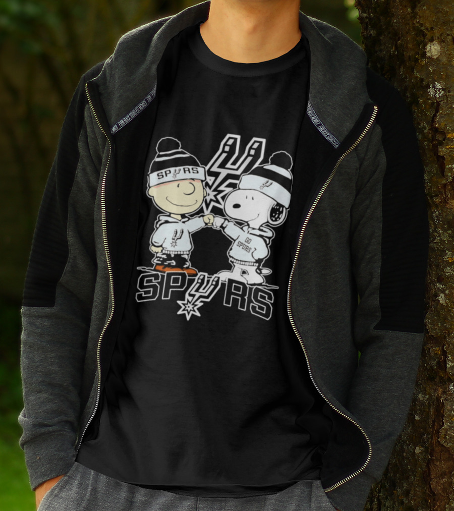 Peanuts Charlie Brown Snoopy San Antonio Spurs Fist Bump Spurs T-Shirt