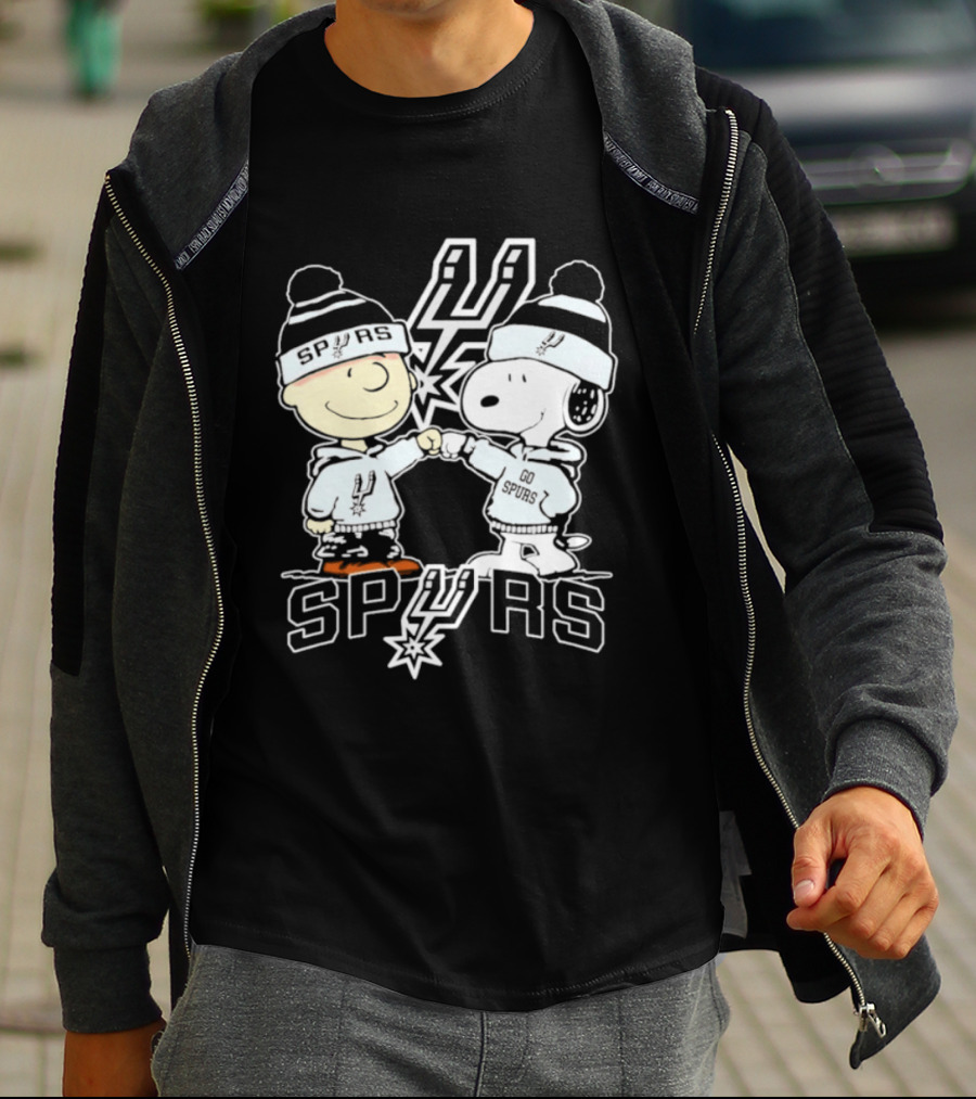 Peanuts Charlie Brown Snoopy San Antonio Spurs Fist Bump Spurs T-Shirt