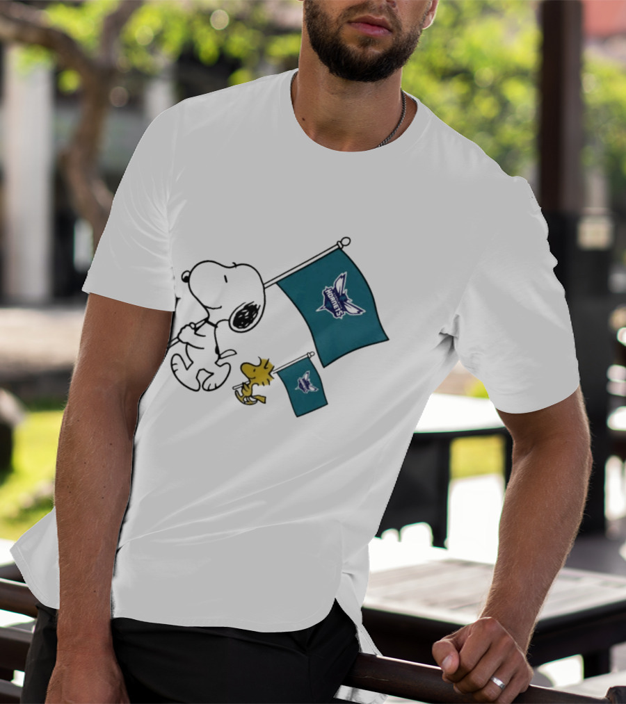 Snoopy And Woodstock Charlotte Hornets Flag Display T-Shirt