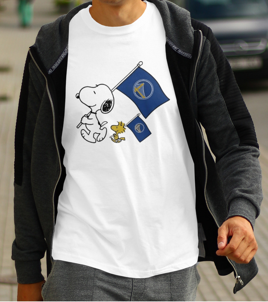 Golden State Warriors Snoopy Woodstock Flag Peanuts Comic Basketball Collaboration T-Shirt
