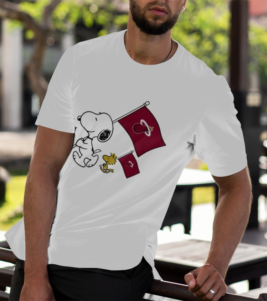 Miami Heat Snoopy Woodstock Miami Heat Flags T-Shirt