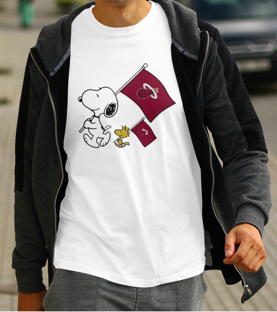Miami Heat Snoopy Woodstock Miami Heat Flags T-Shirt