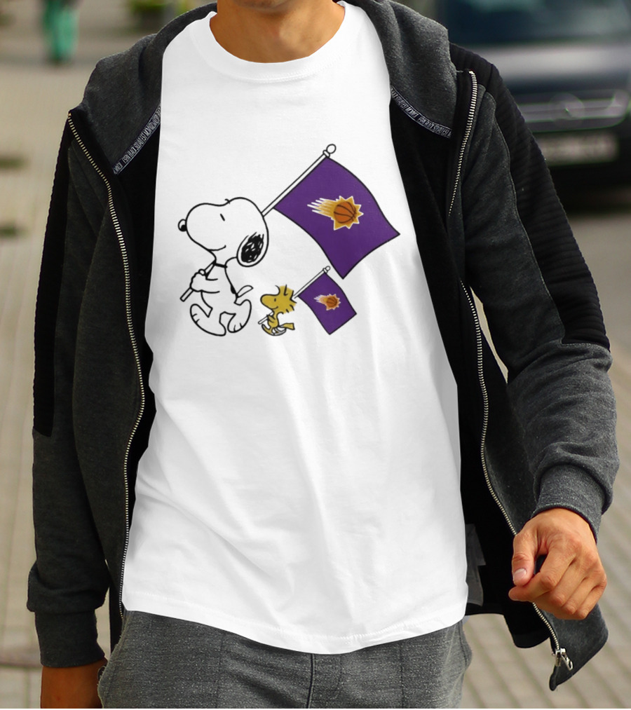 Phoenix Suns Snoopy Woodstock Holding Basketball Flag T-Shirt