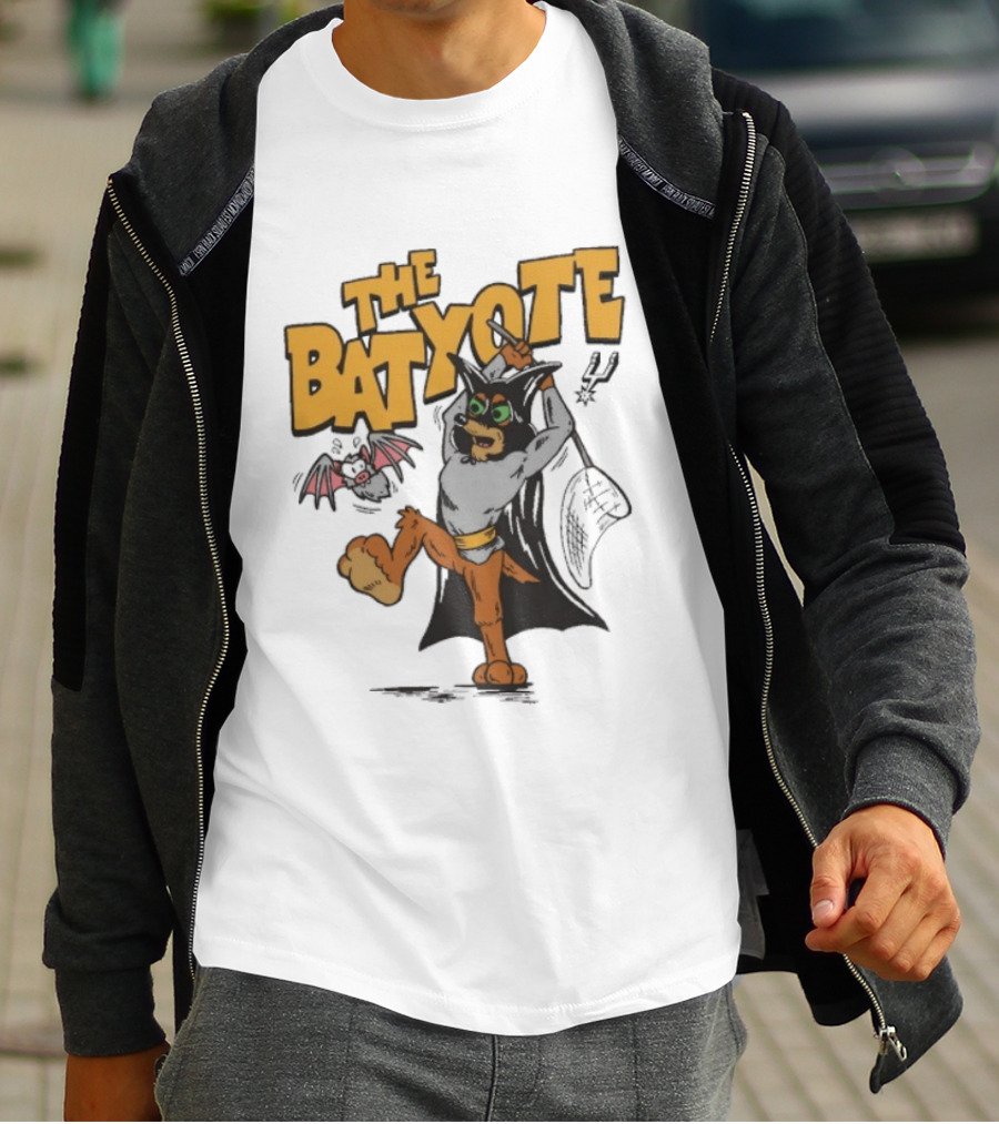 San Antonio Spurs The Batyote Character With Cape And Bat T-Shirt