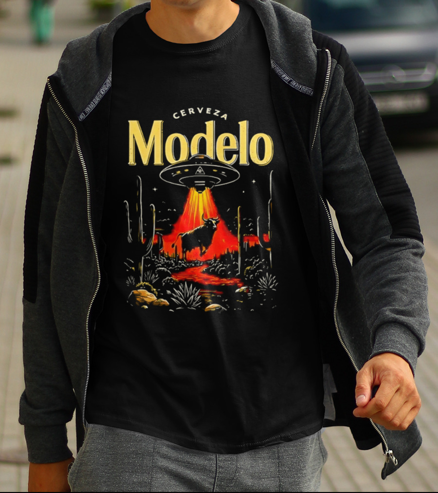 Cerveza Modelo UFO Beam Abduction Desert Scene T-Shirt