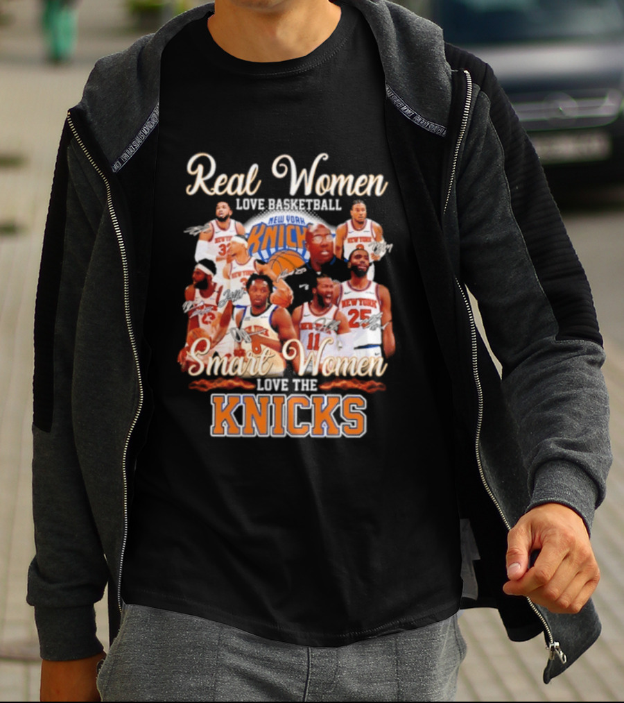 Real Women Love Basketball Smart Women Love The New York Knicks T-Shirt