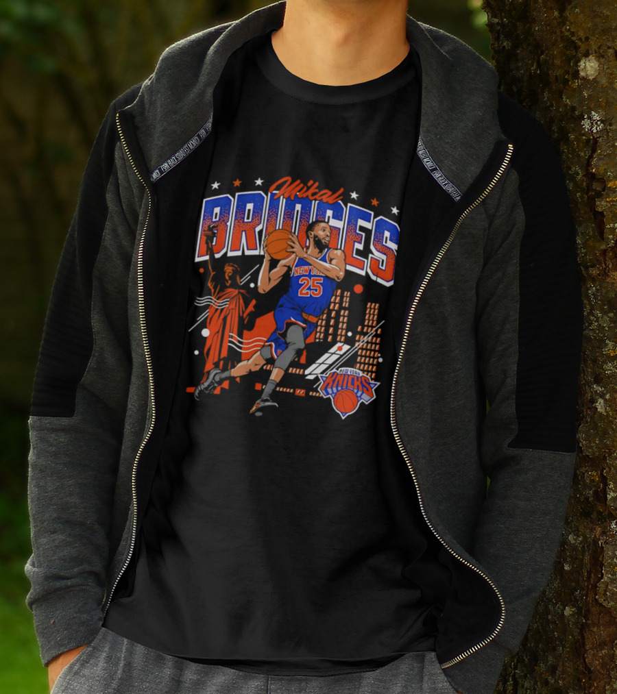 New York Knicks Mikal Bridges Basketball Player 25 Statue Of Liberty Skyline T-Shirt