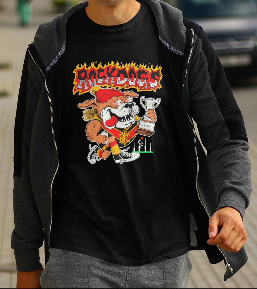 ROCKDOGS Bulldog RDFC Trophy Holder In Beanie And Sneakers T-Shirt
