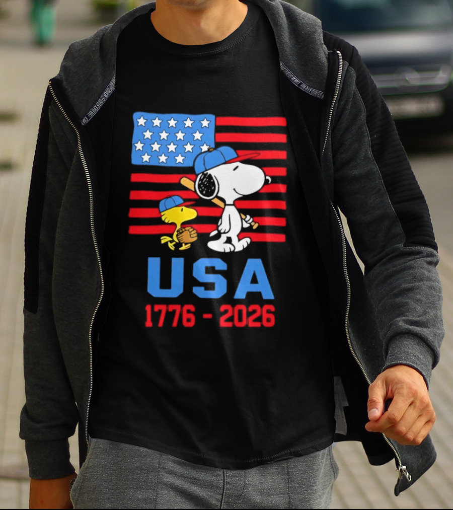 Snoopy Woodstock Peanuts USA Baseball American Flag 1776 2026 T-Shirt