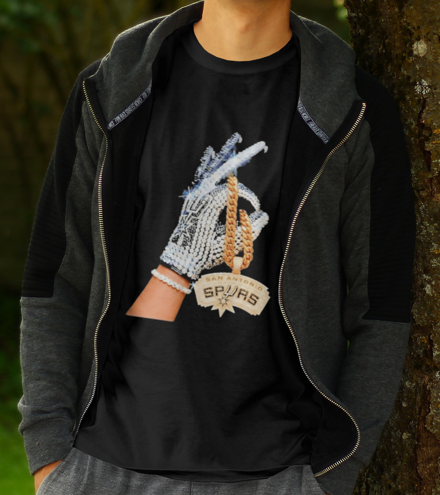 San Antonio Spurs Diamond Gold Glove And Pendant T-Shirt