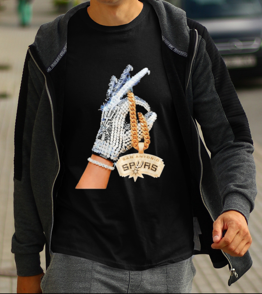 San Antonio Spurs Diamond Gold Glove And Pendant T-Shirt