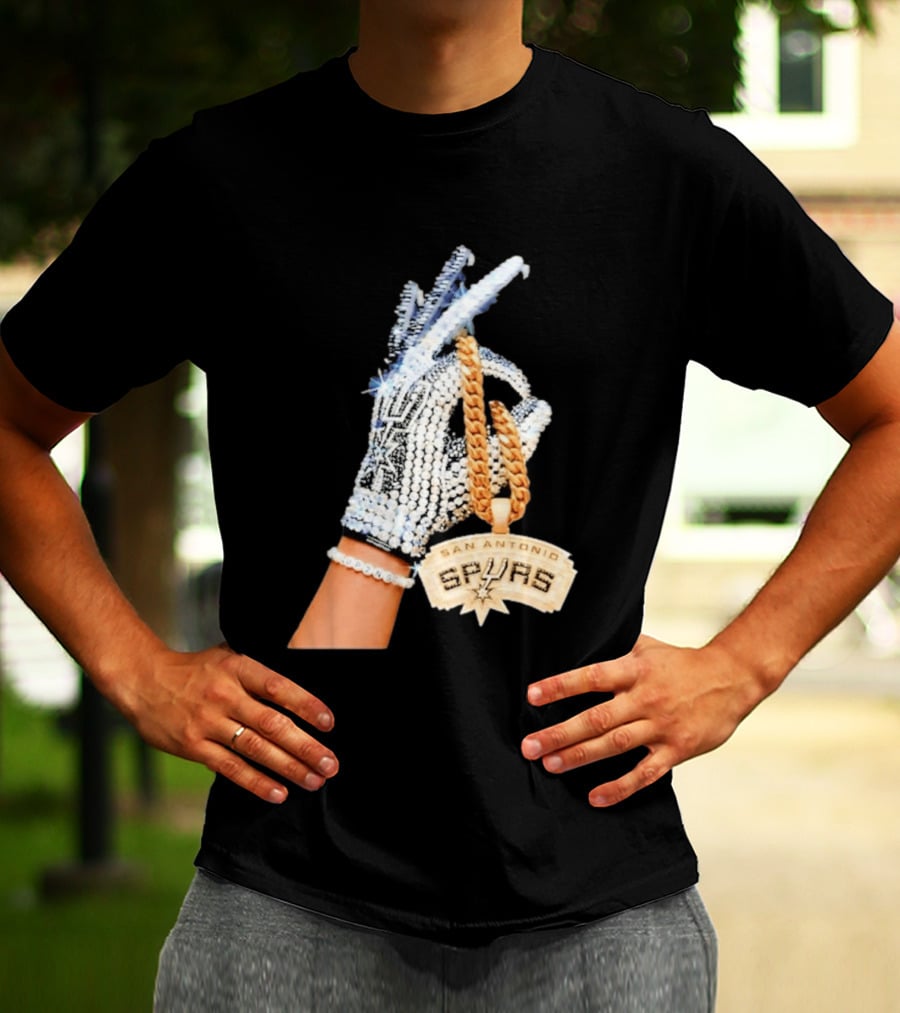 San Antonio Spurs Diamond Gold Glove And Pendant T-Shirt