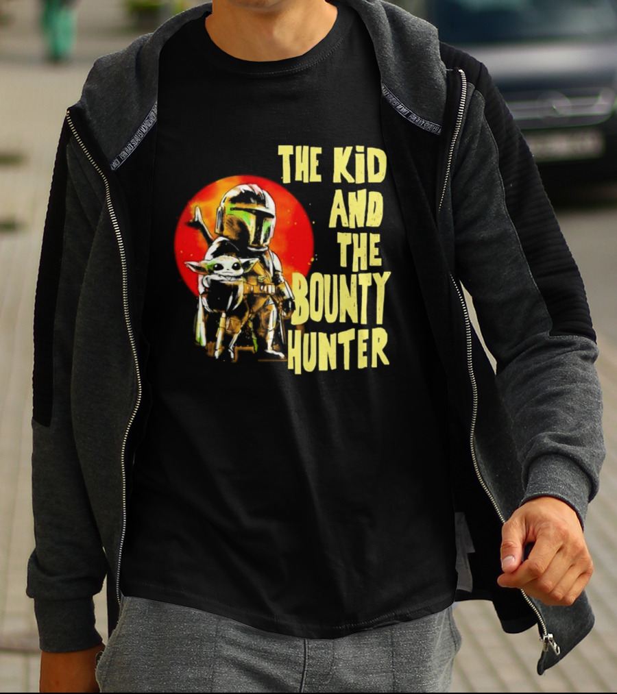 The Kid And The Bounty Hunter Grogu Din Djarin Star Wars Mandalorian Red Circle T-Shirt