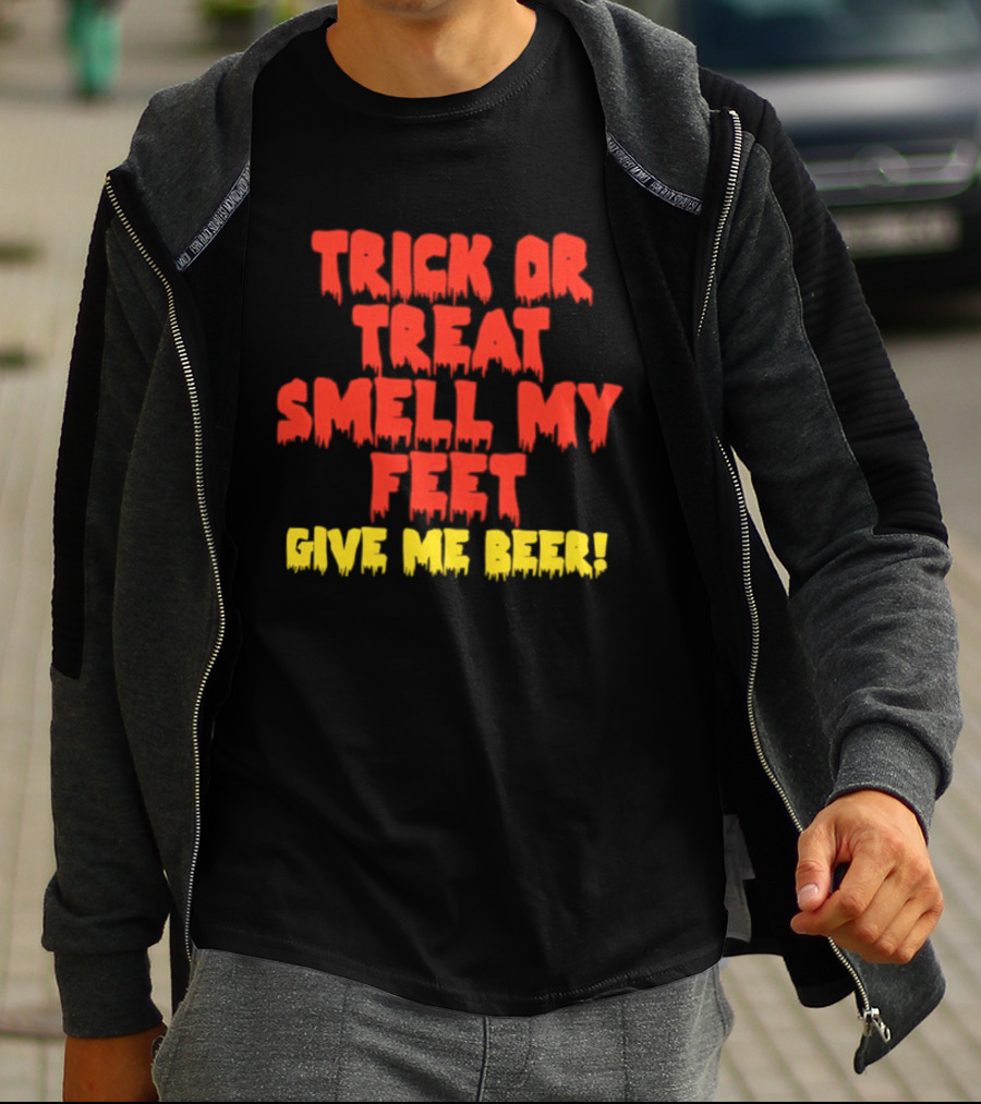 Trick Or Treat Smell My Feet Give Me Beer Dimebag Darrell Halloween Fun T-Shirt