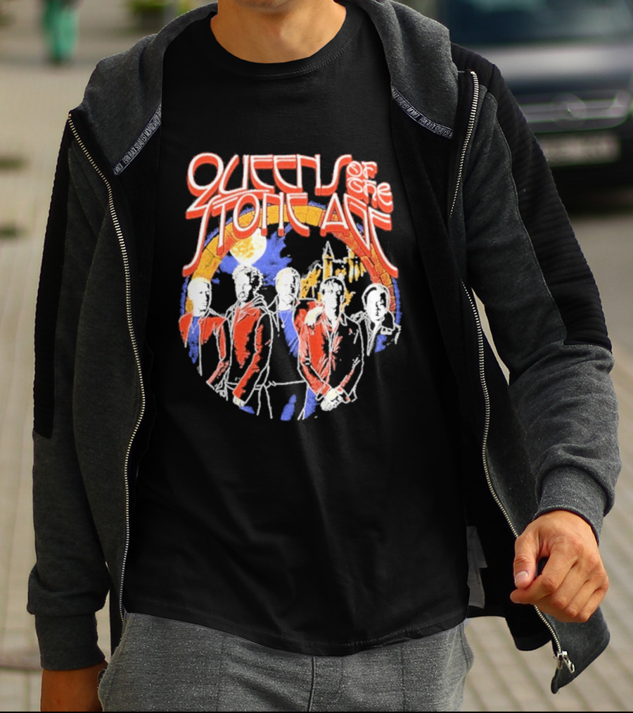 Queens Of The Stone Age Band Silhouette Vintage Rainbow Circle T-Shirt