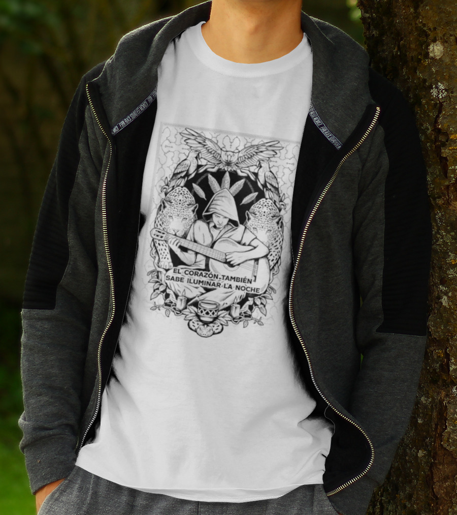 El Corazón También Sabe Iluminar La Noche Intricate Gothic Embrace T-Shirt