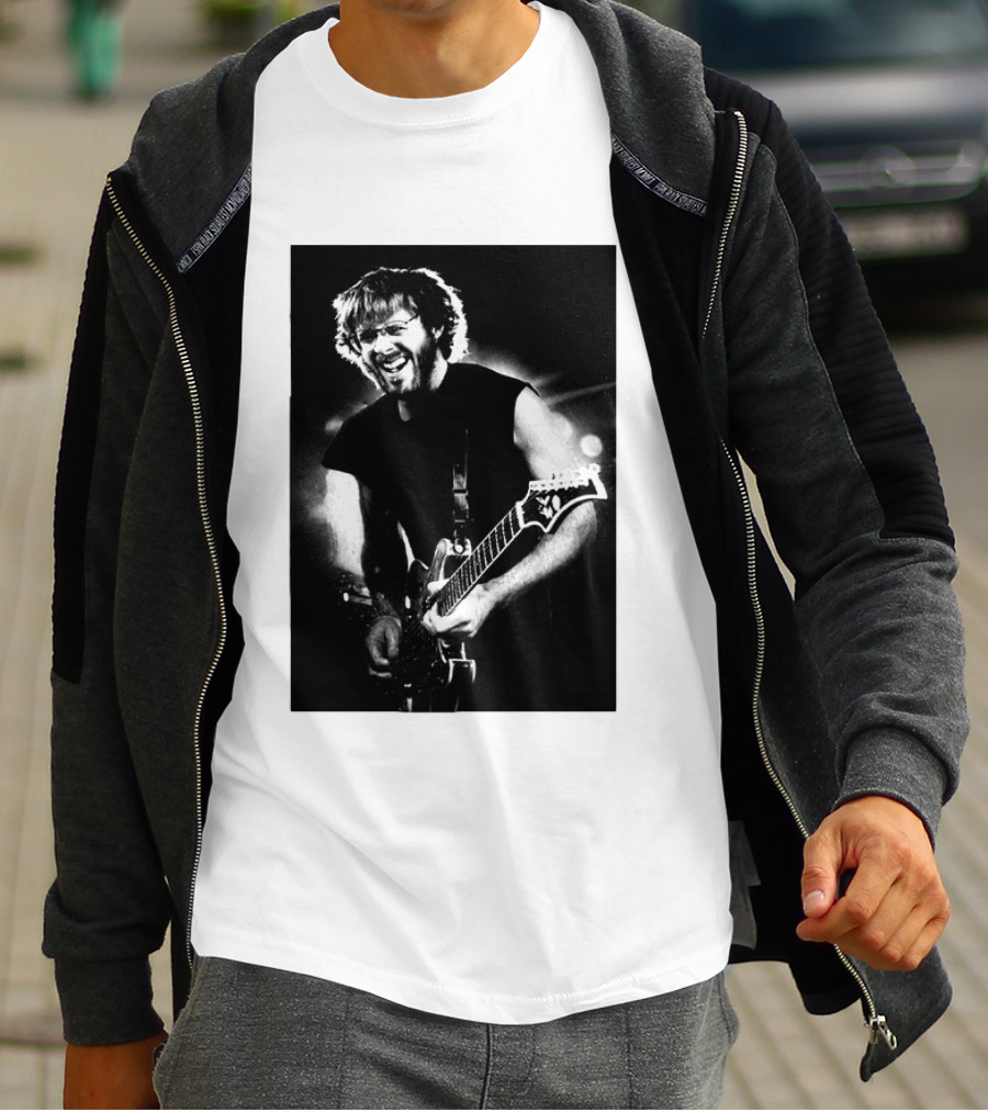Phish Trey Anastasio Iconic Live Performance Guitarist Black And White Image T-Shirt