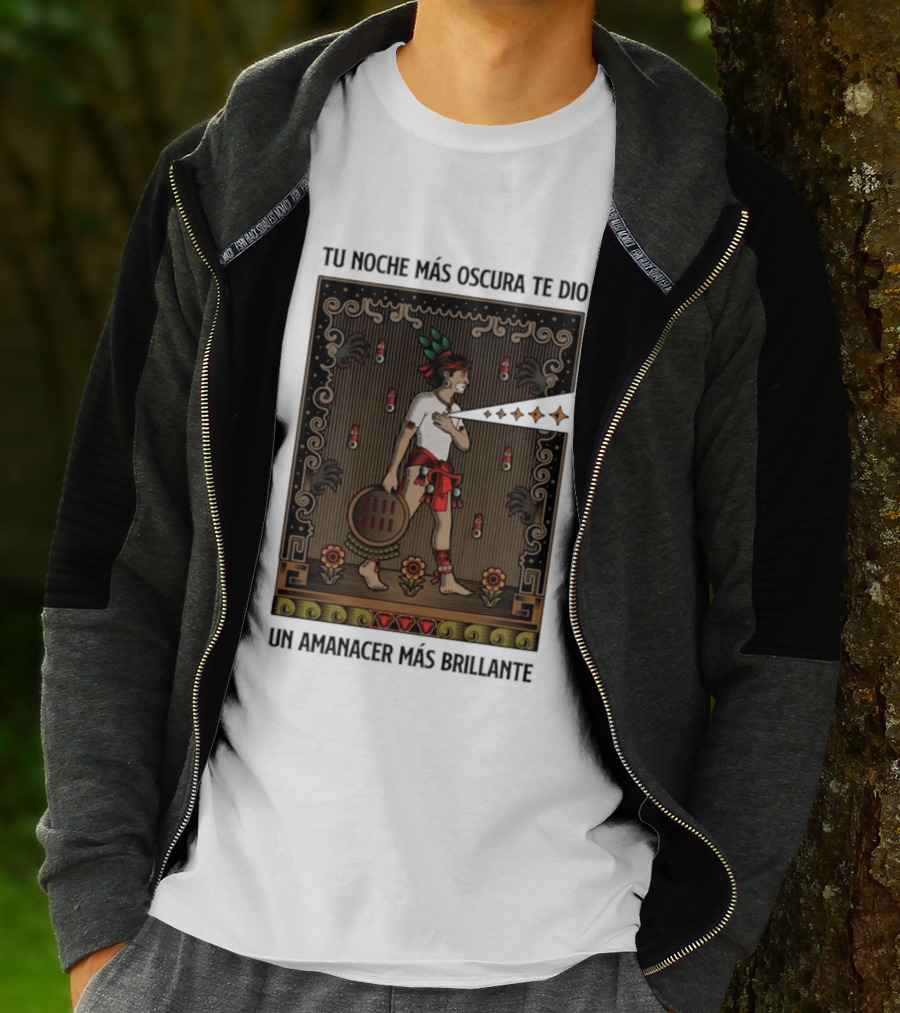 Tu Noche Más Oscura Te Dio Un Amanecer Más Brillante Guerrero Azteca Arte Mexicano Tradicional T-Shirt