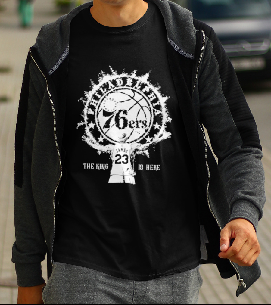 LeBron James 76ers 23 The King Is Here T-Shirt