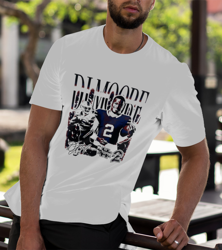 DJ Moore #2 Football Player Portrait Signature T-Shirt
