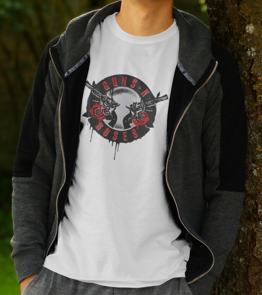 Guns N Roses World Tour 2026 Spray Painted Skull And Roses T-Shirt