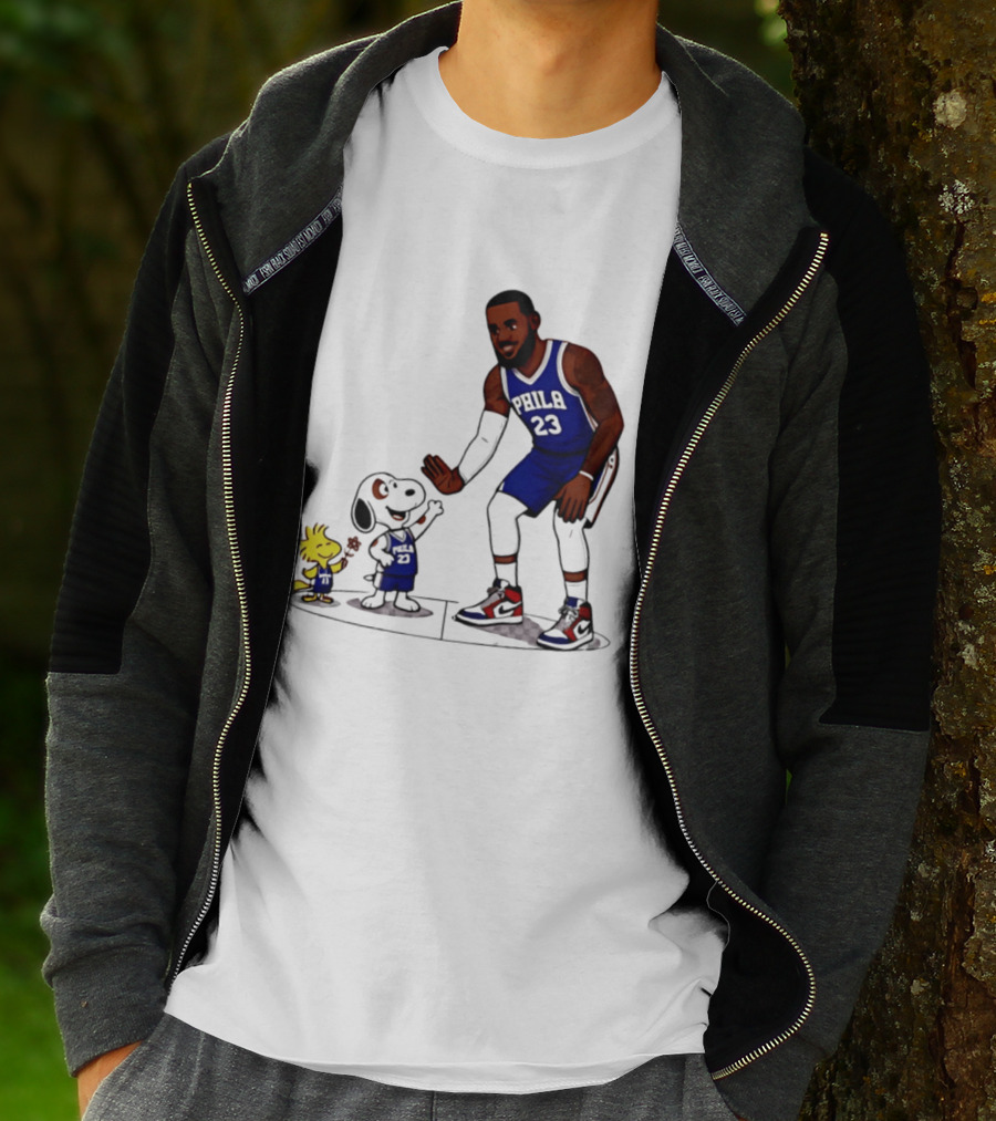 Snoopy Woodstock High Five LeBron James 23 Philadelphia 76ers Collaboration T-Shirt