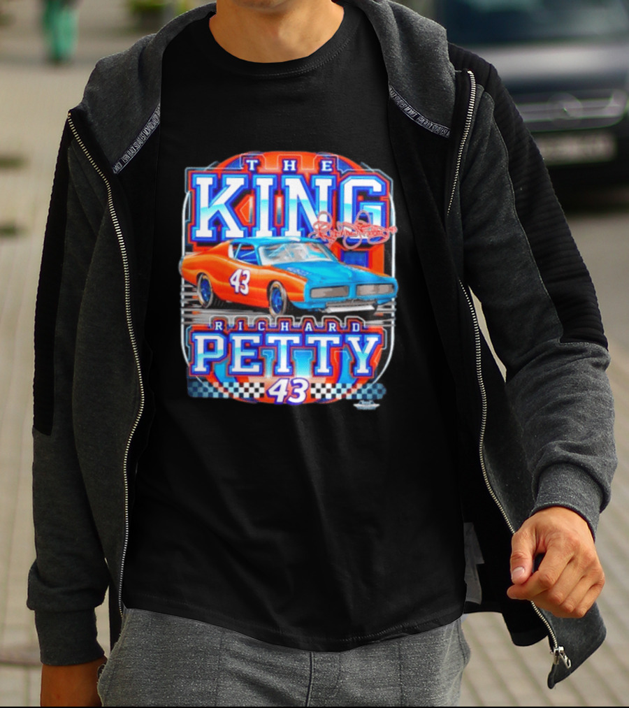 Richard Petty The King No 43 NASCAR Racing Car Checkered Flag T-Shirt