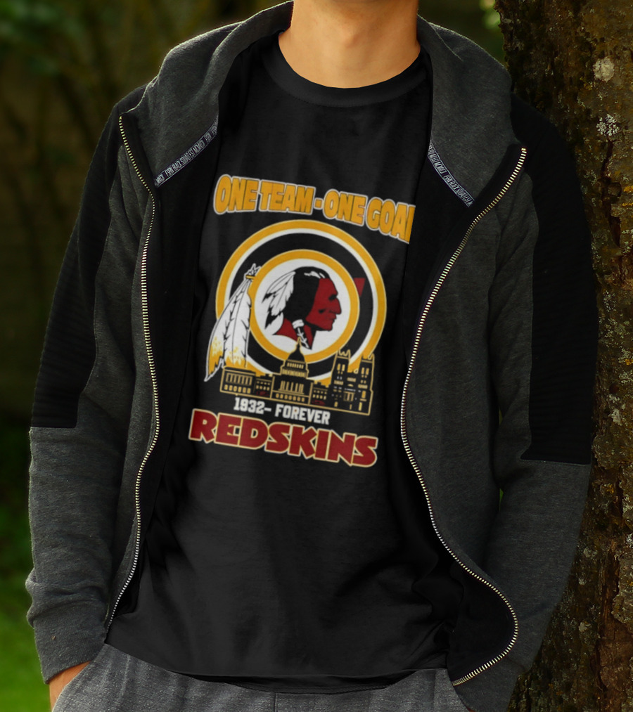 One Team One Goal 1932 Forever Redskins Football Skyline Capitol Building T-Shirt