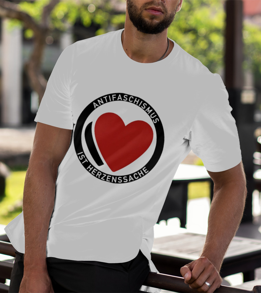 Antifaschismus Ist Herzenssache Symbol Rotes Herz Antifa T-Shirt