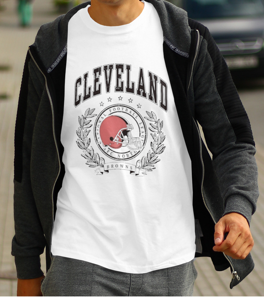 Cleveland Browns NFL AFC North Football Team Helmet Crest T-Shirt