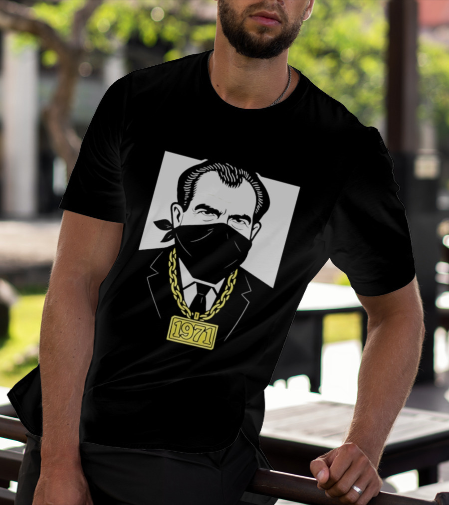 Richard Nixon 1971 Bandana Gold Chain T-Shirt