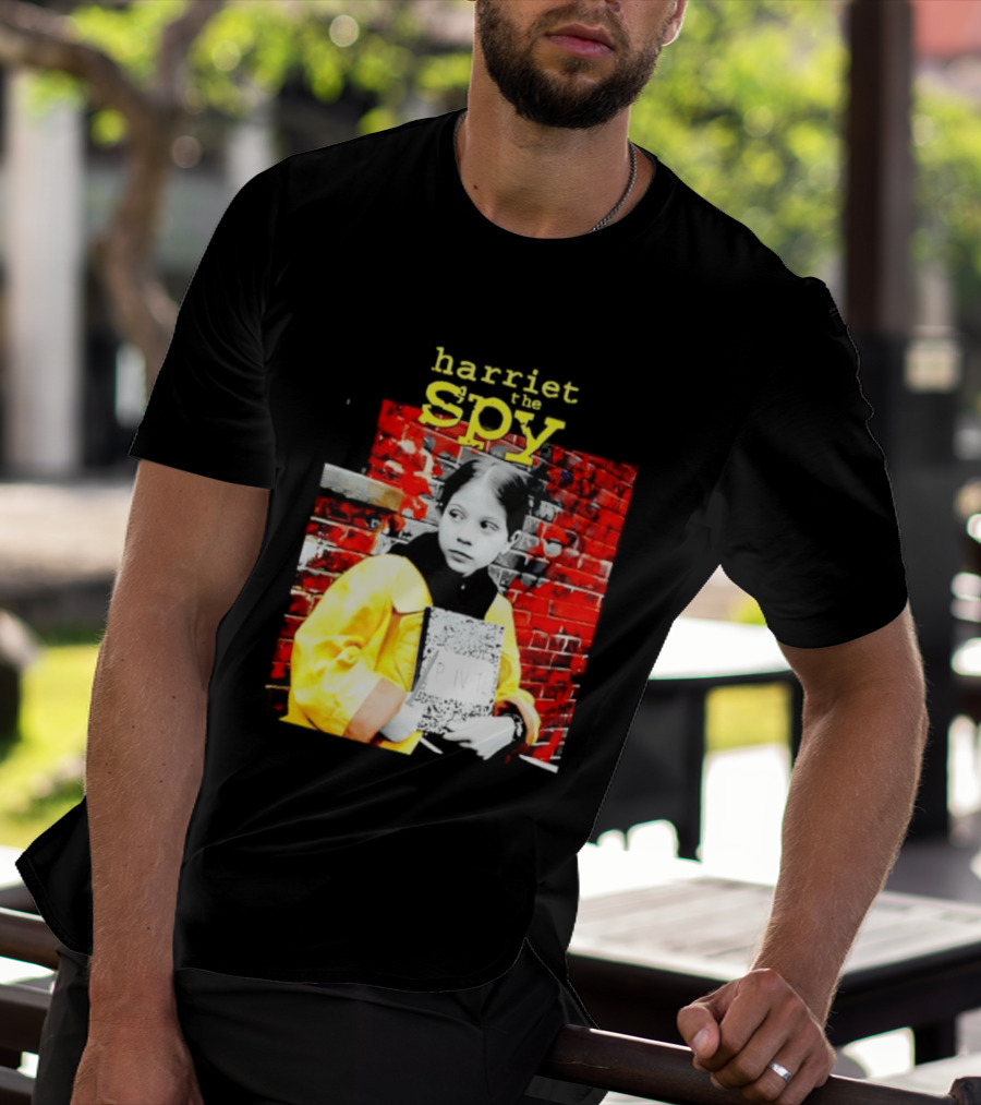Harriet The Spy Michelle Trachtenberg Classic Yellow Raincoat Notepad T-Shirt