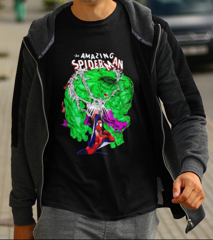 The Amazing Spider Man The Incredible Hulk Comic Style Showdown T-Shirt