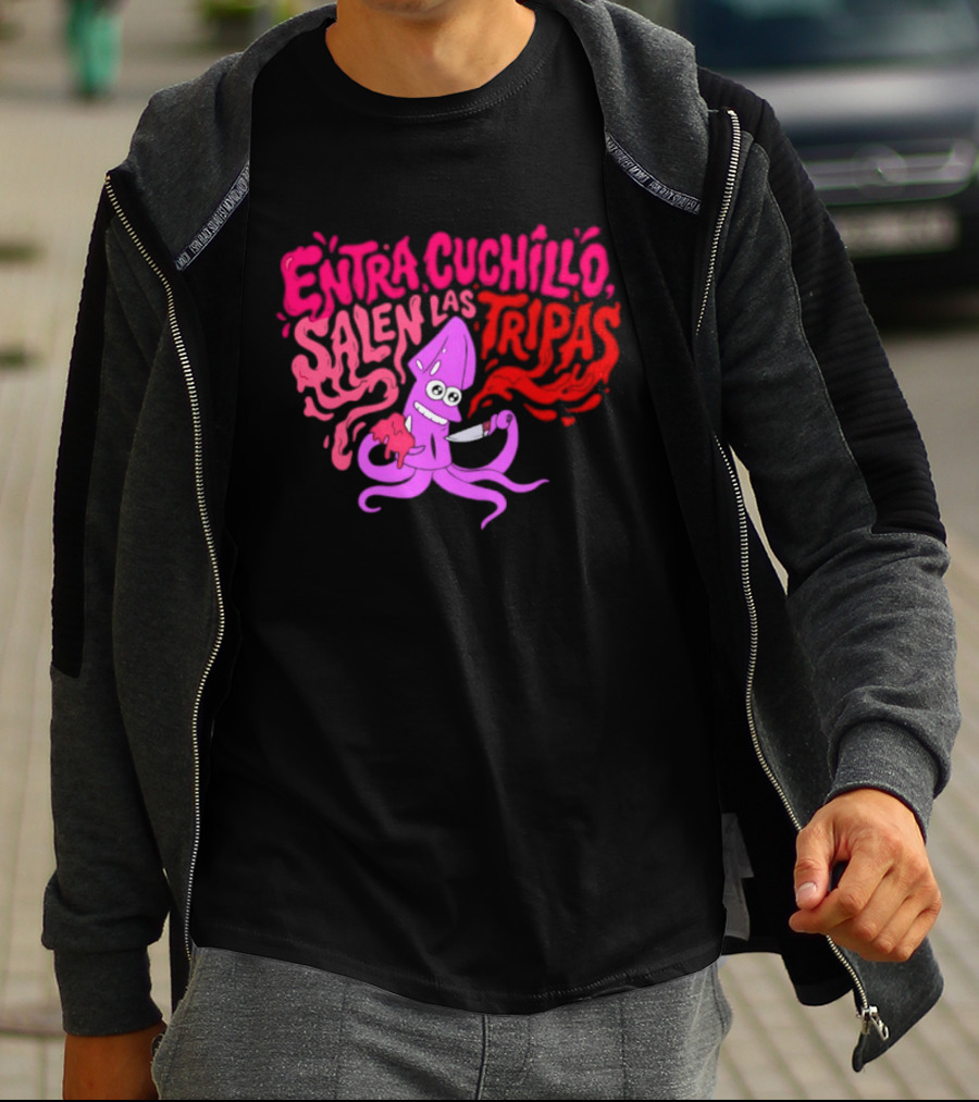 Entra Cuchillo Salen Las Tripas Squid Cartoon Knife Fun T-Shirt