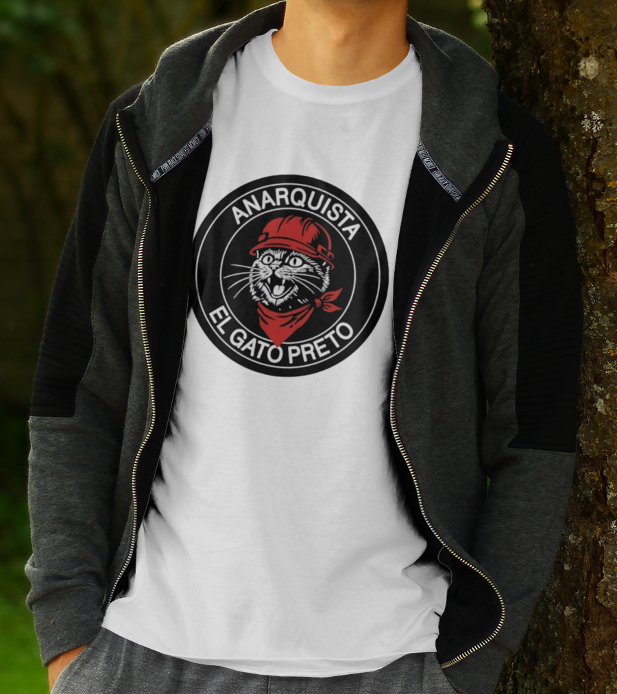 ANARQUISTA EL GATO PRETO Red Bandana Helmet Cat Meme T-Shirt