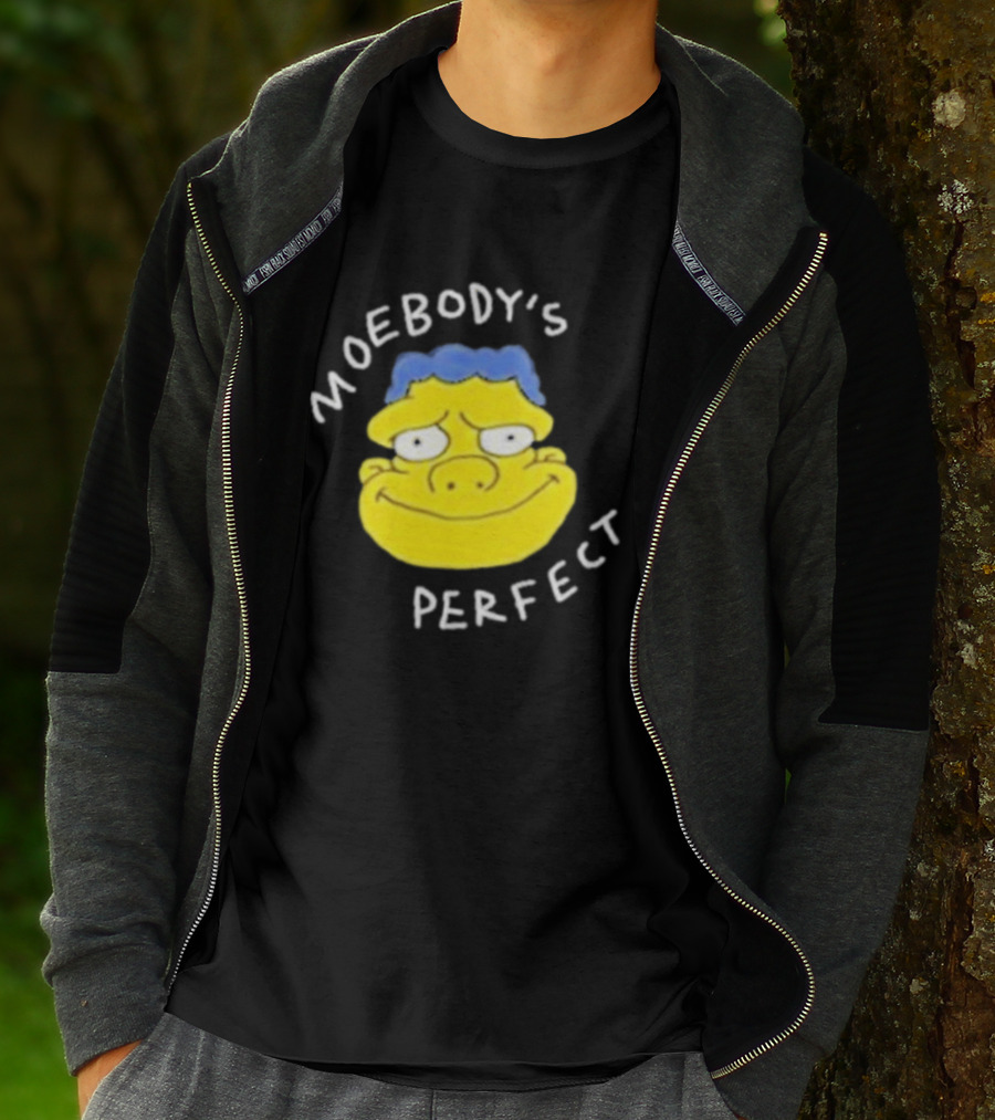 Moebody's Perfect Yellow Cartoon Face With Blue Hair Smirk T-Shirt