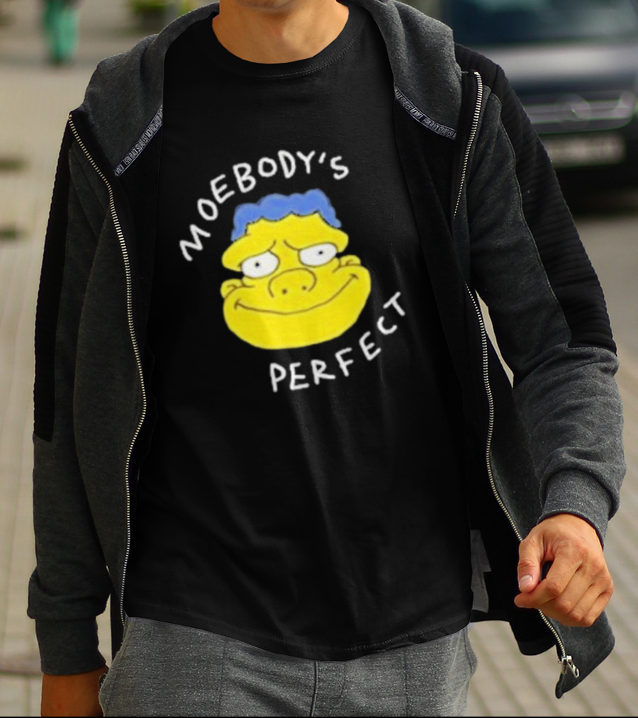 Moebody's Perfect Yellow Cartoon Face With Blue Hair Smirk T-Shirt