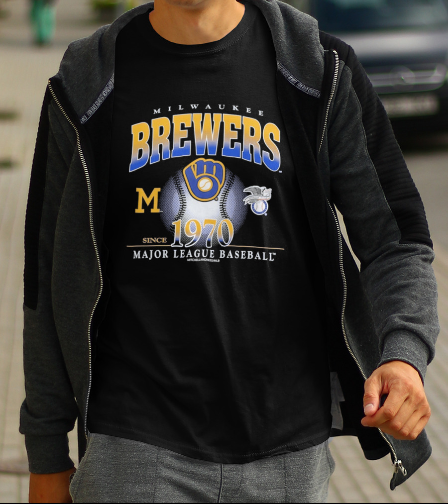 Milwaukee Brewers 1970 Major League Baseball M T-Shirt
