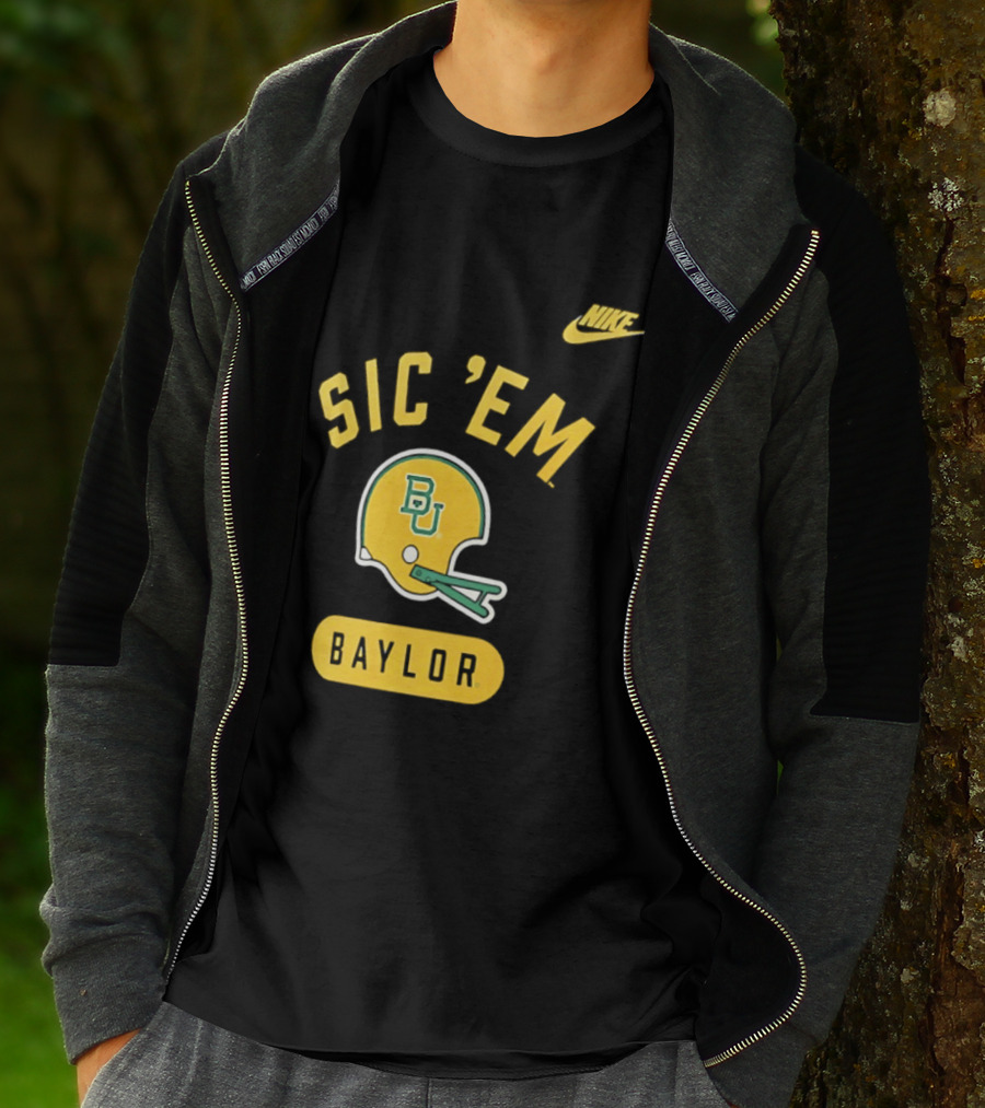 Nike Sic 'Em Baylor Football Helmet BU T-Shirt
