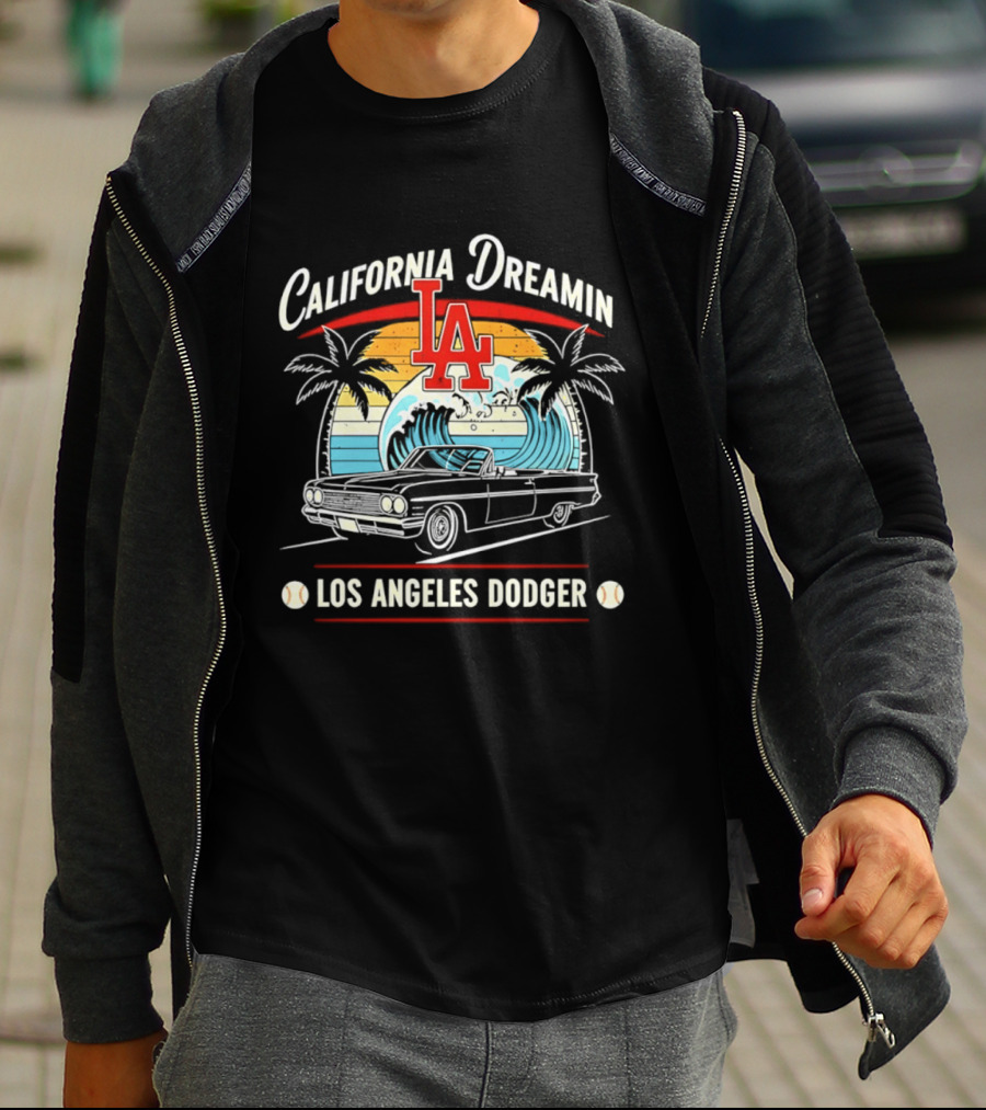 California Dreamin LA Los Angeles Dodger Vintage Car Surf Palms Sunset Waves T-Shirt