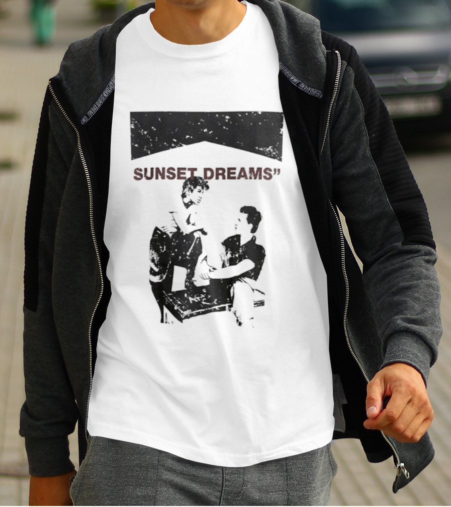 SUNSET DREAMS Streetwear T-Shirt